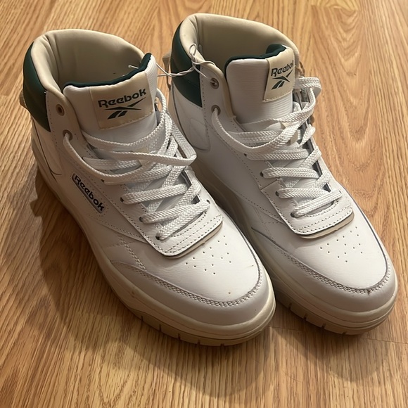 Reebok Hightops New with tag size 9 - Picture 8 of 10